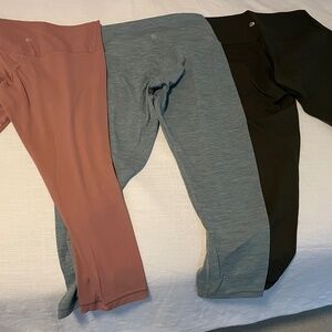 3 pairs of lululemon cropped leggings